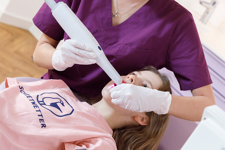 intraoralscan bei einer Patientin